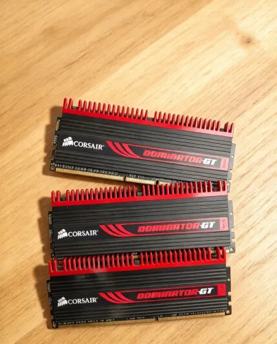 3 Pentes Corsair Dominator GT DDR3 12GB 2000MHz Kit 12GB