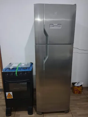 Geladeira Electrolux inox mais fogão novo 