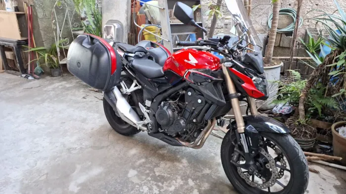 Linda moto,com manual e chave reserva 2 dono