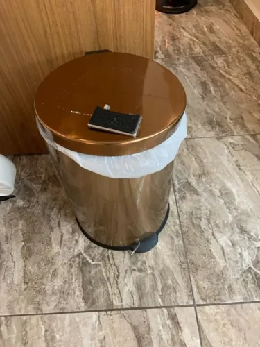 Lixeira de Inox Cobre com Pedal (Necessita Reparo)