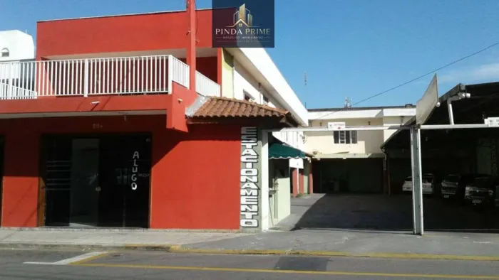 Sobrado à venda em Pindamonhangaba, Parque São Benedito, com 3 quartos, 350m²