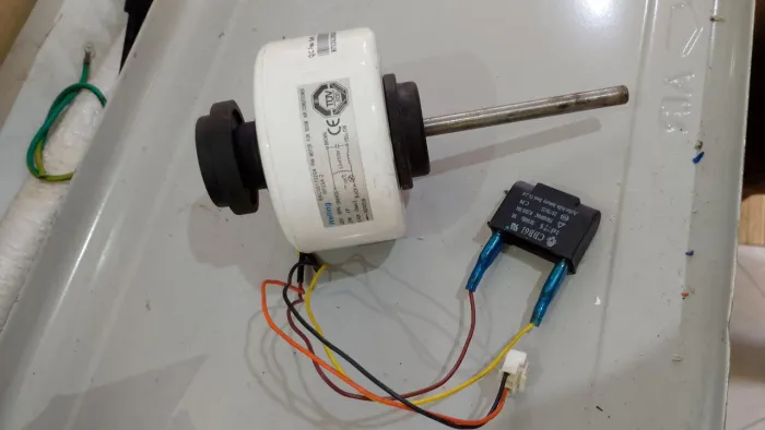 Motor ventilador da evaporadora 24.000 Btus - RP25A-2 EAU39170204