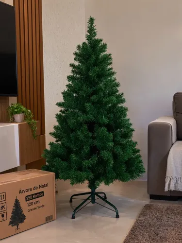 Árvore de Natal 250 Ramos. Pinheiro Grande e Verde com 120cm - BM-N015 Excelente e NOVO