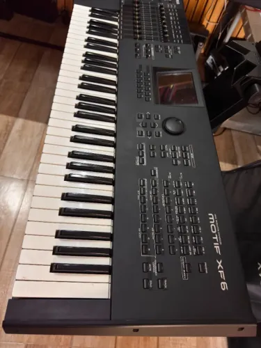 TECLADO MOTIF XF6 YAMAHA