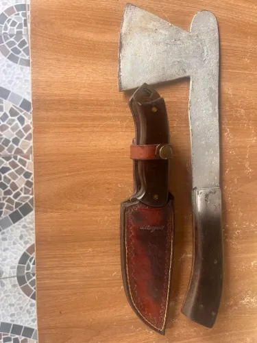 Faca e machadinha