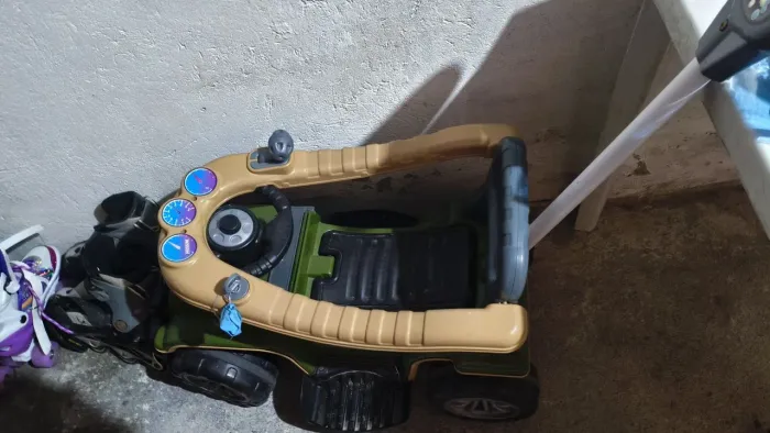 Carrinho jipe de bebê