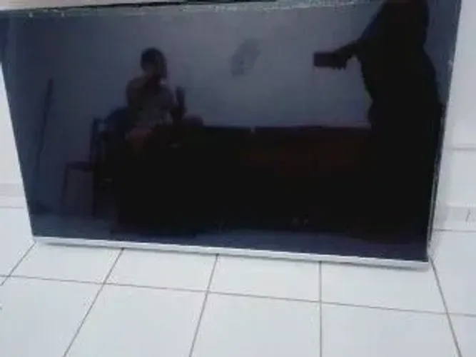 Tv para retirada de peças