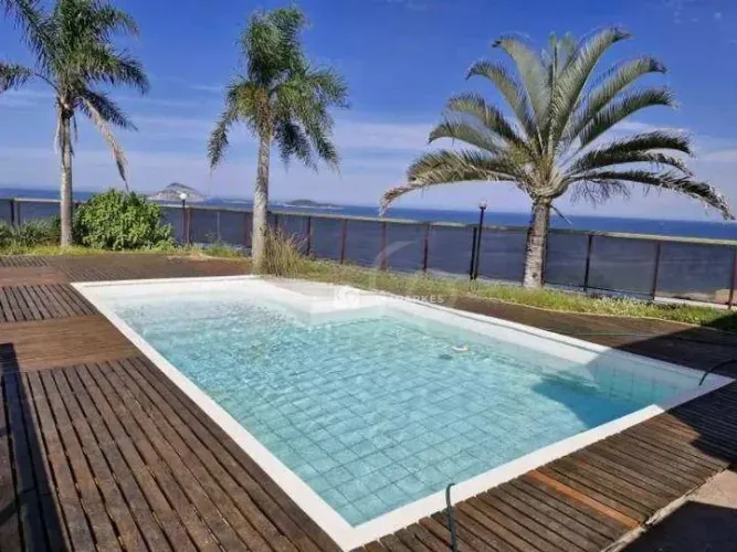 Cobertura à venda em Ipanema, 573m2, 4quartos, 4vgs, na Francisco Otaviano.