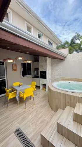 Sobrado com 3 Suites no Condominio Villagio D`Italia