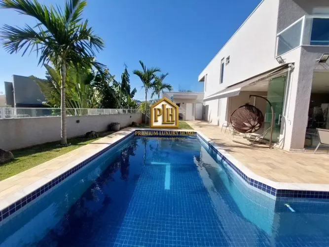 CASA DE CONDOMINIO FEHCADO COM 3 SUITES EM ATIBAIA