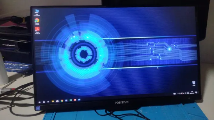 Computador positivo funcionando perfeitamente..