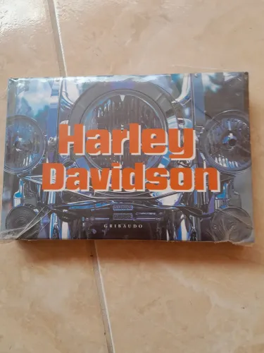 Livro Harley Davidson - Importado - Lacrado - moto motocicleta