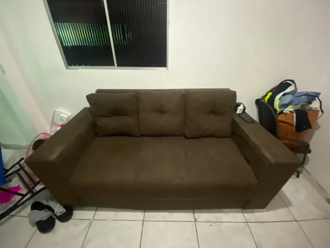 Vendo sofá semi usado