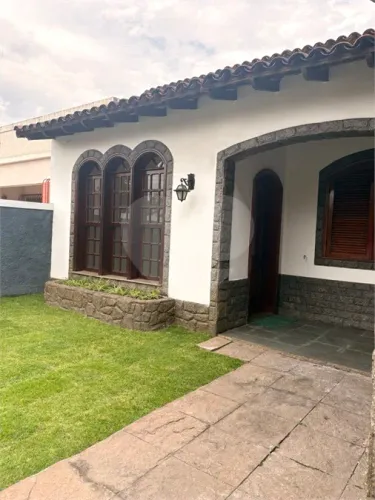 Casa com 4 quartos para locação em Vila santa cecília - RJ