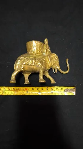 Escultura Ancestral em Bronze: Elefante Sagrado Indiano (Ambabari)