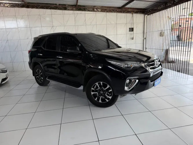 Toyota Hilux SW4 SRX 4X4 2.8 TDI 16V Dies. Aut. 2019