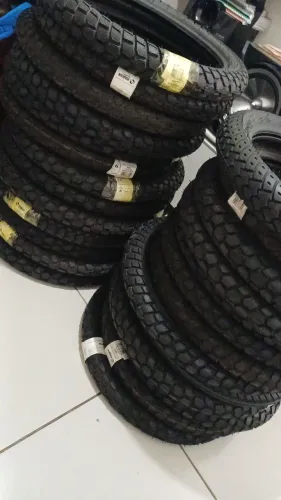 Pneus maggion traseiro para uso com câmera