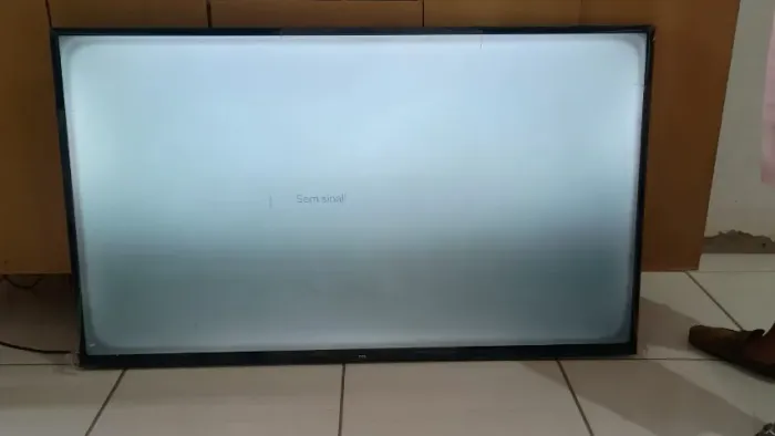 TV TCL 50' COM DEFEITO