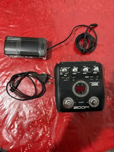 Pedaleira zoom g2