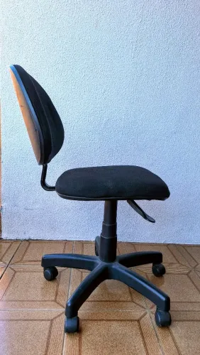 Cadeira de escritório giratória em perfeitas condições