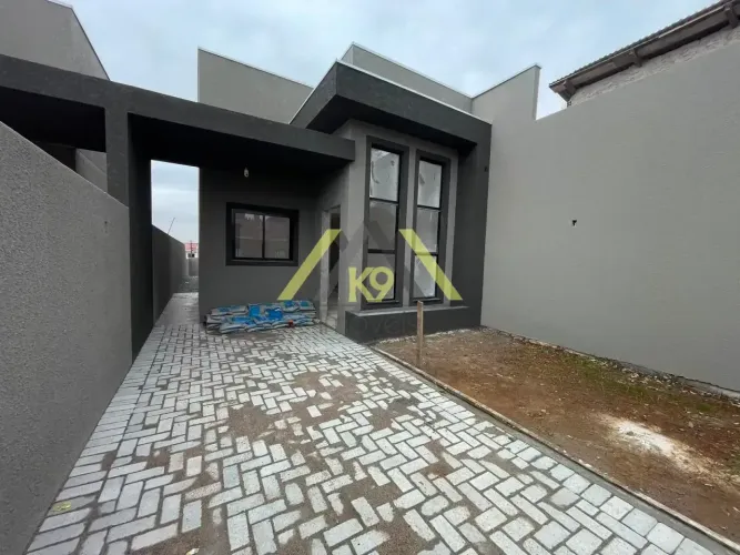 CASAS COM SUÍTE NO MONZA EM COLOMBO
