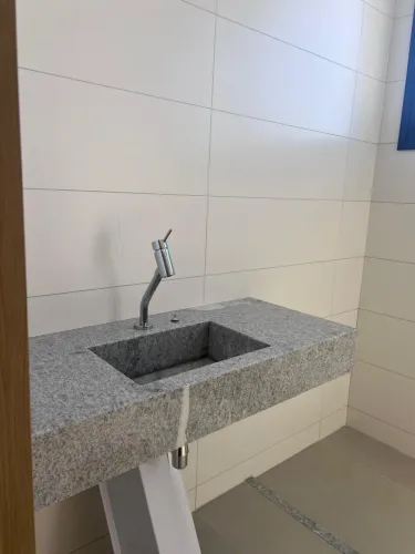 Bancada cinza em granito