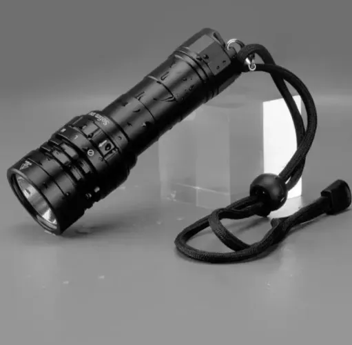 Lanterna de  mergulho sofirn  sd 05