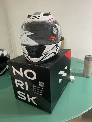 Vendo capacete no risk