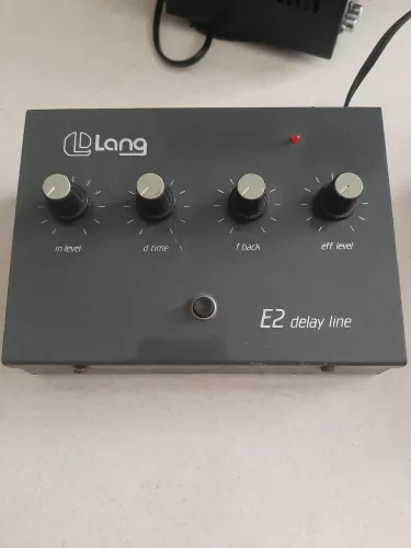 Pedaleira lang E2 delay line