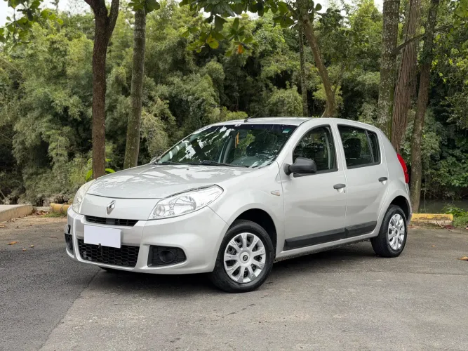 Renault Sandero Authentique Hi-flex 1.0 16V 5P 2012