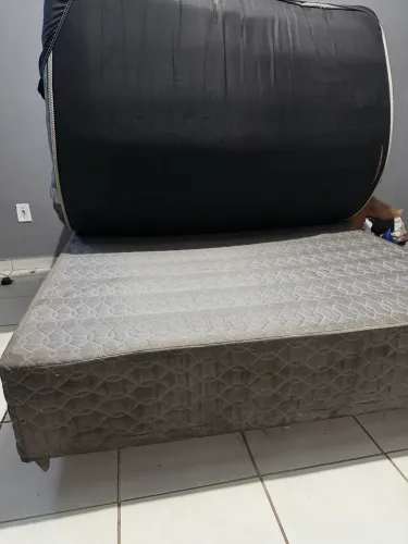 Cama de casal tamanho normal