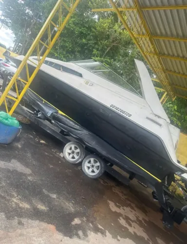 Vendo uma Lancha Mercury