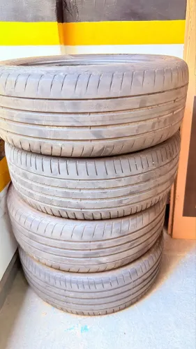 Vendo 4 Pneus medida 235/50 R19