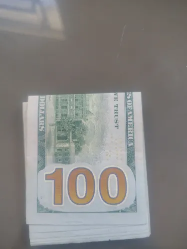 Vêndo 300 usd americano dólar por 1650 reales a 5.50 el cambio son novo