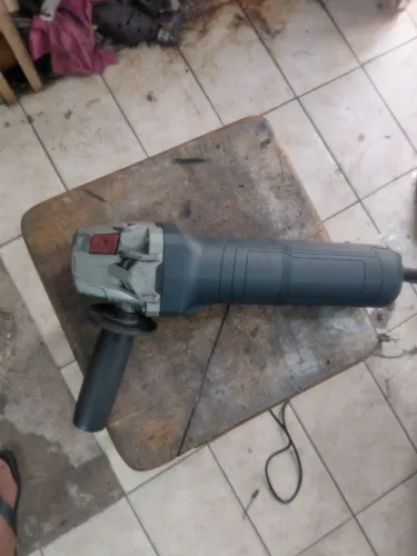 Lixadeira bosch 220v profissional para serviço pesado sem controle de velocidade