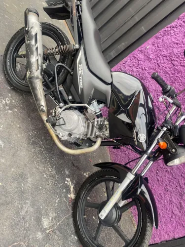 Aluga-se moto