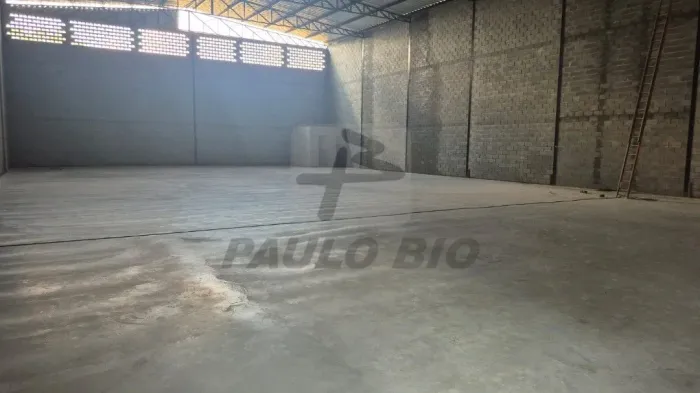 Galpão comercial para locação no bairro Suissa em Ribeirão Pires- SP.