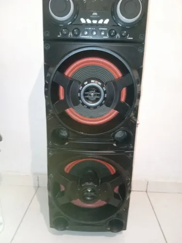 Vendo caixa de som da marca Anvox 1.000 watts de potência valor 550 reais