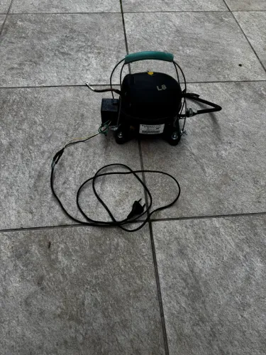 Compressor de motor de geladeira Embraco 115VAC 60Hz
