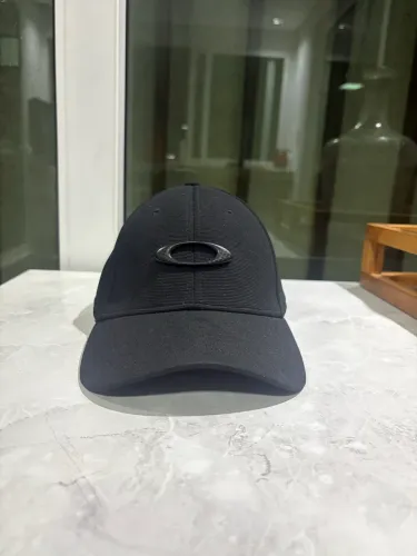 Boné oakley original nunca usado