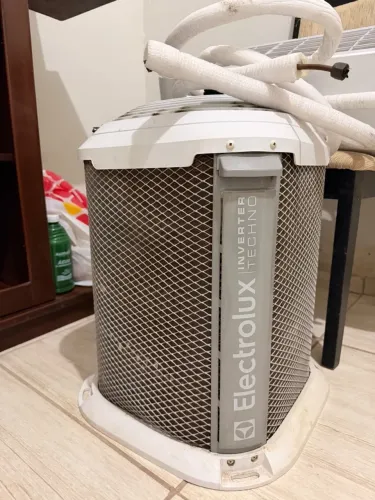 Ar condicionado semi-novo, usado pouco tempo, 9000 btus