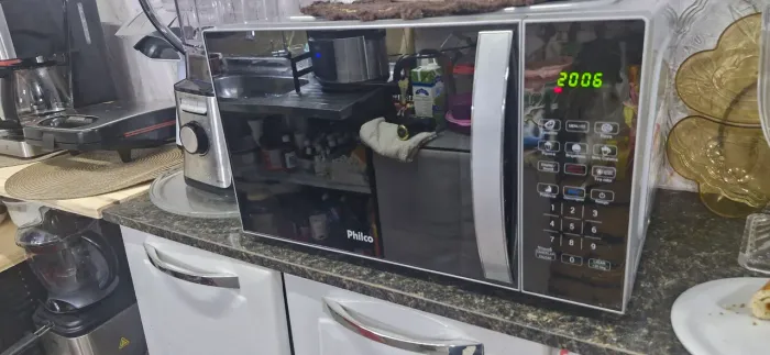 Micro-ondas 28L Philco Pintura Limpa Fácil 1100W