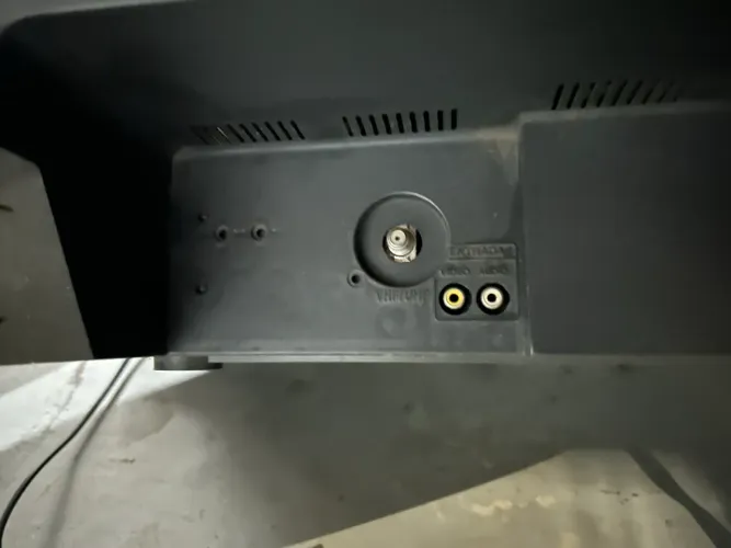 Televisão tubo 20 polegadas