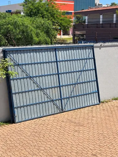 2 Portão reforçado