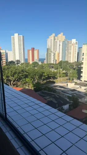 Apartamento mobiliado ( ponta negra) 1 quarto c/ar cond, incluso água , gás e condomínio.