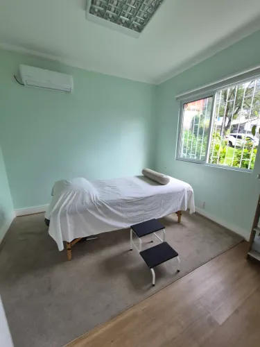 Sala com maca