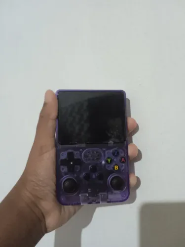 Vendo r36s completo com 15 mil jogos!