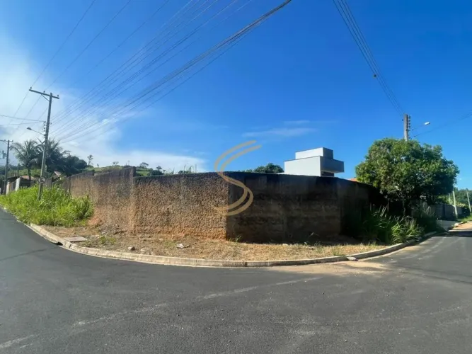 Terreno de esquina murado com 987 m² no João Minussi São José do Rio Pardo