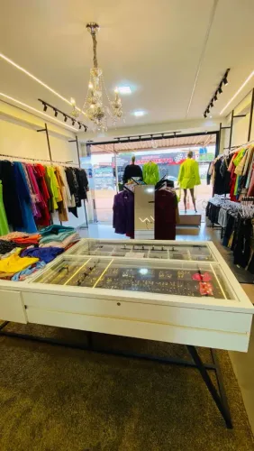 Loja de roupas femininas - passo ponto