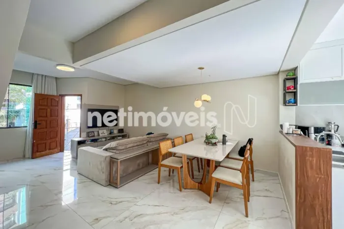 Casa Geminada para locação na melhor localização do bairro castelo.